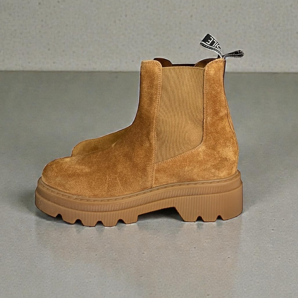 🌻NEW Blanche Loden Tan Suede Chelsea Lug Platform Boots Size 37 = US Size 6